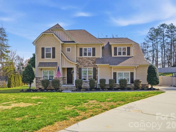 135 Lakeshore Hills Drive, Mooresville, NC 28117