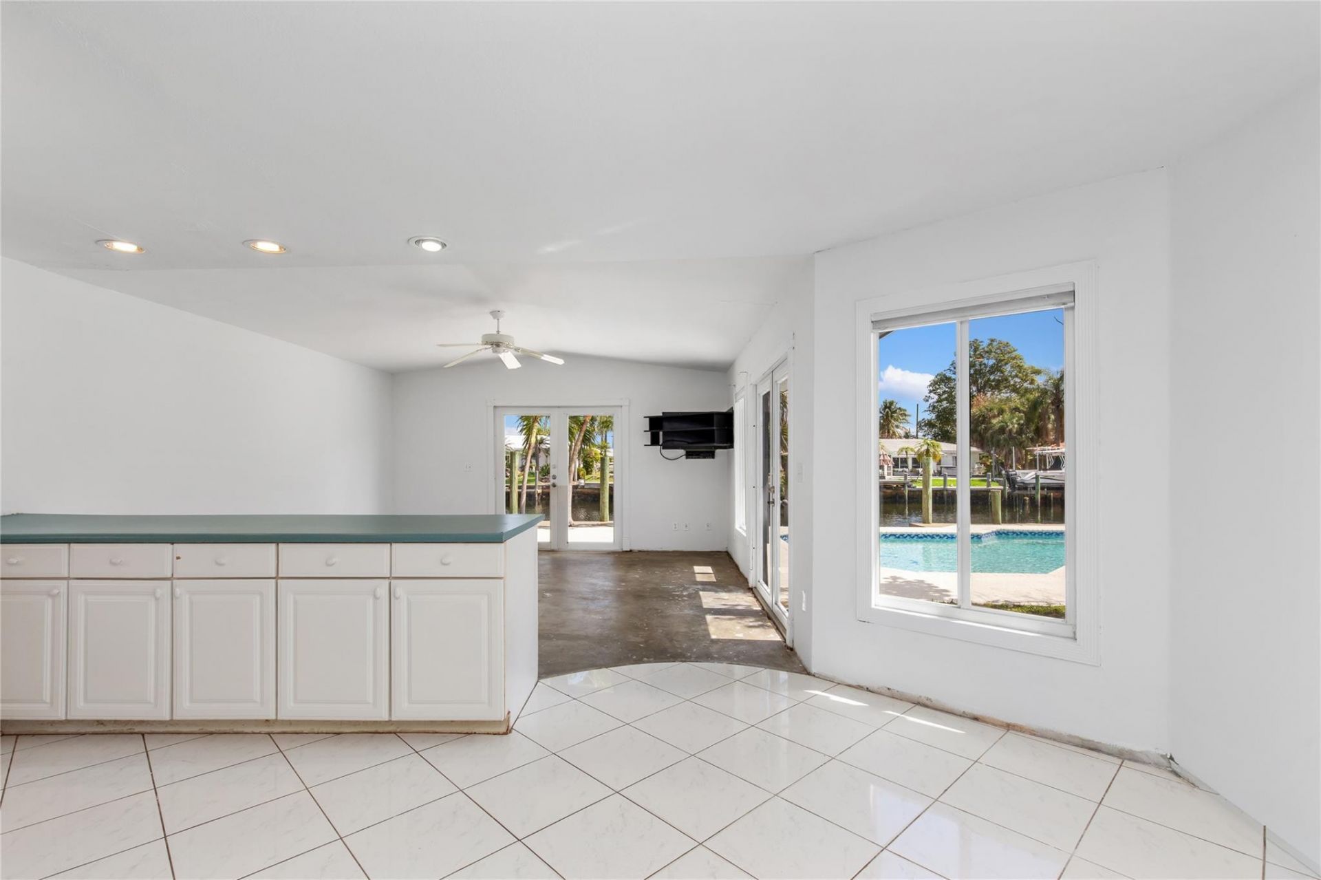 360 SE 5th Avenue, Pompano Beach, FL 33060 Photo
