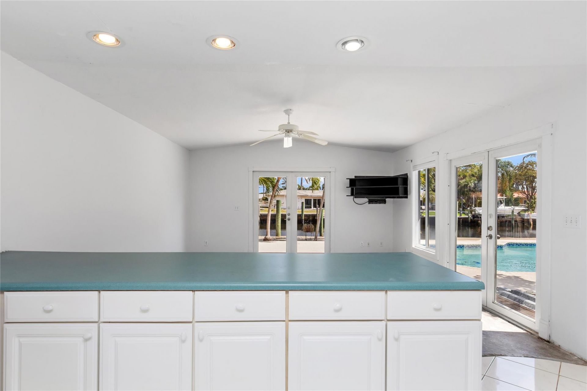 360 SE 5th Avenue, Pompano Beach, FL 33060 Photo