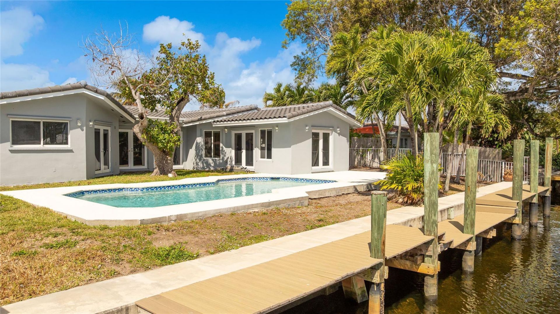 360 SE 5th Avenue, Pompano Beach, FL 33060 Photo