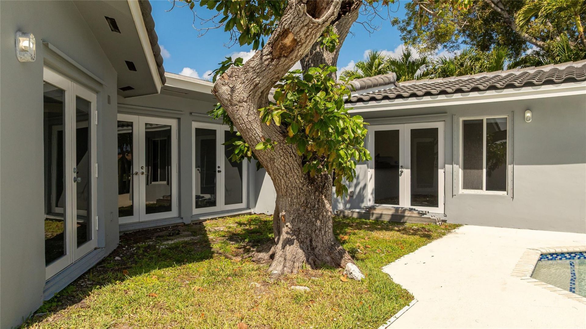 360 SE 5th Avenue, Pompano Beach, FL 33060 Photo