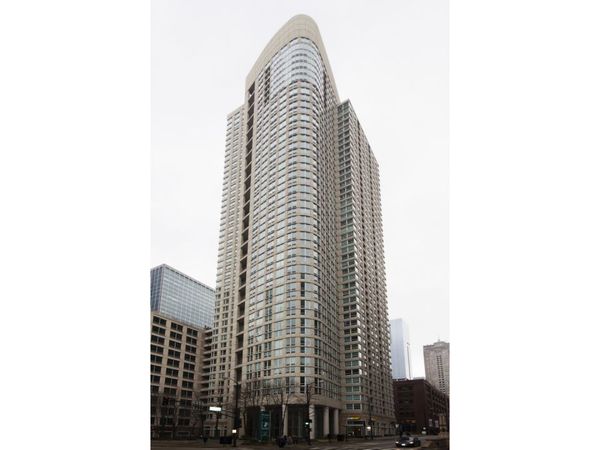345 N La Salle Drive , Unit 205, Chicago, IL 60654