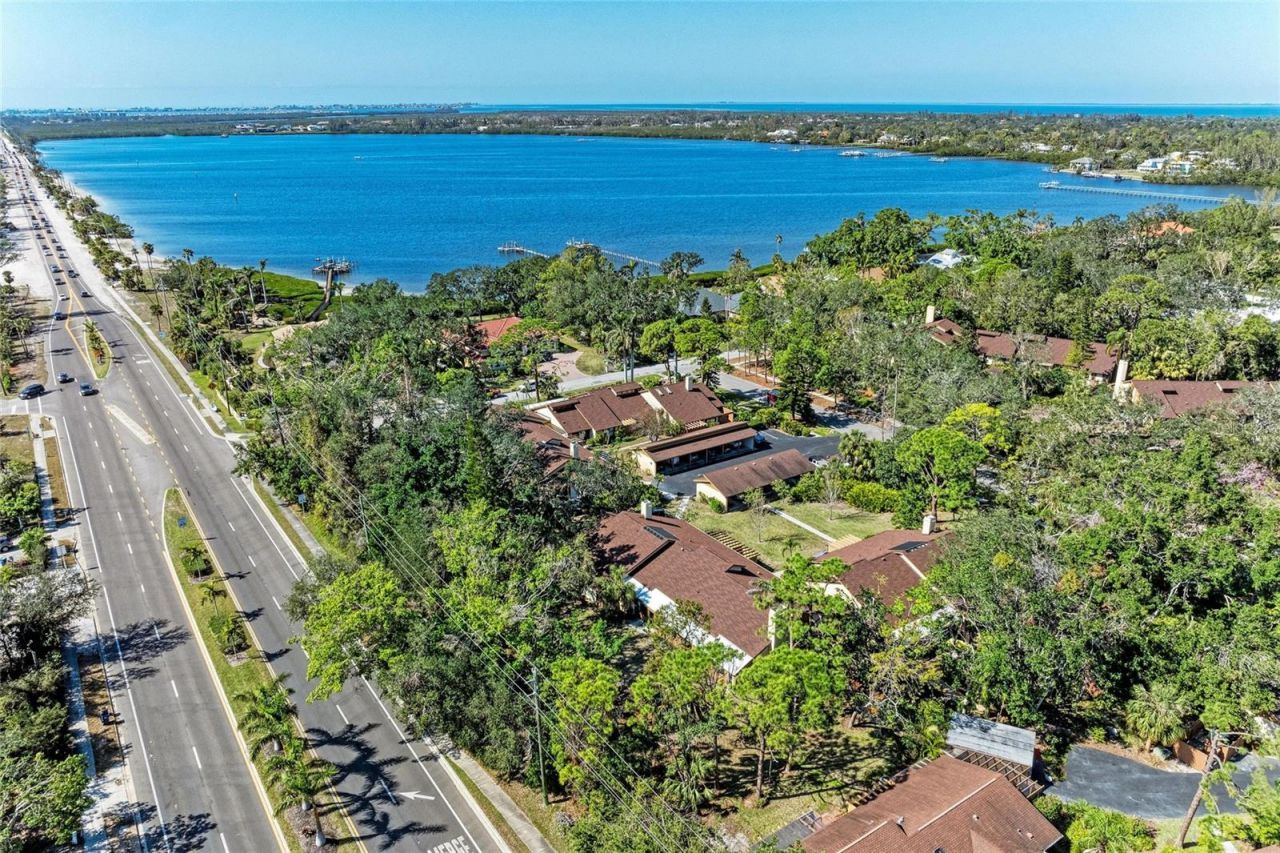 7921 4th Avenue W, Bradenton, FL 34209 Photo