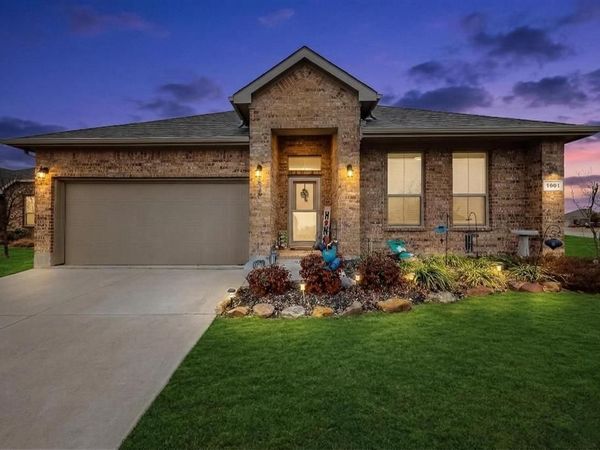 1601 Omaha Drive, Granbury, TX 76049