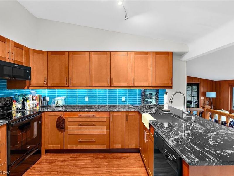 2479 Tibbetts Wick Road, Girard, OH 44420 Photo 11