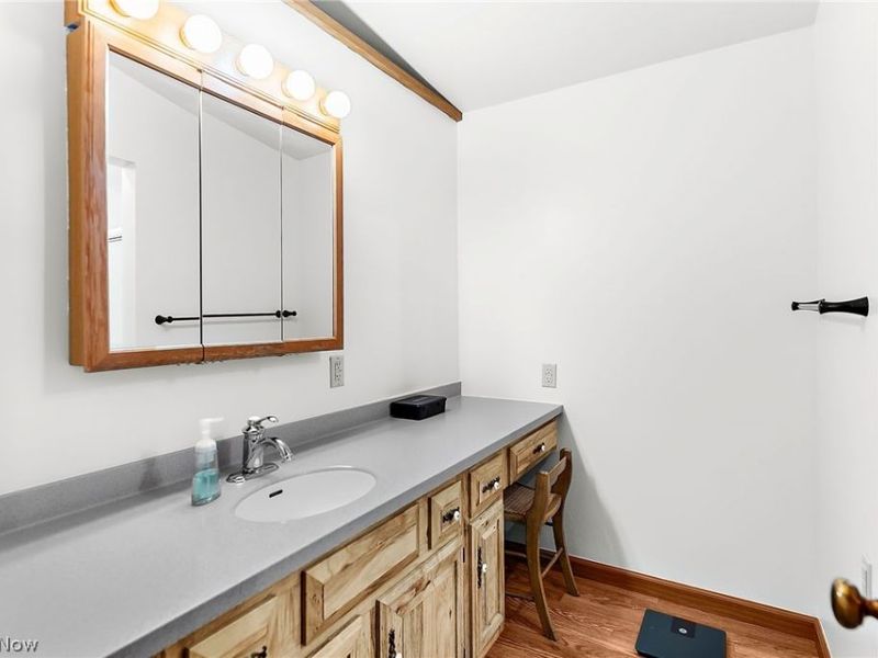 2479 Tibbetts Wick Road, Girard, OH 44420 Photo 27