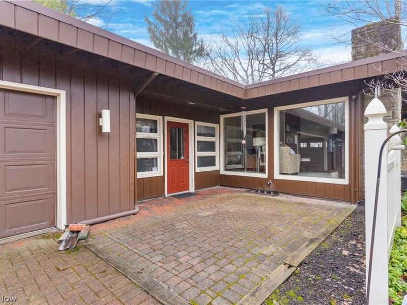 2479 Tibbetts Wick Road, Girard, OH 44420 Photo 3