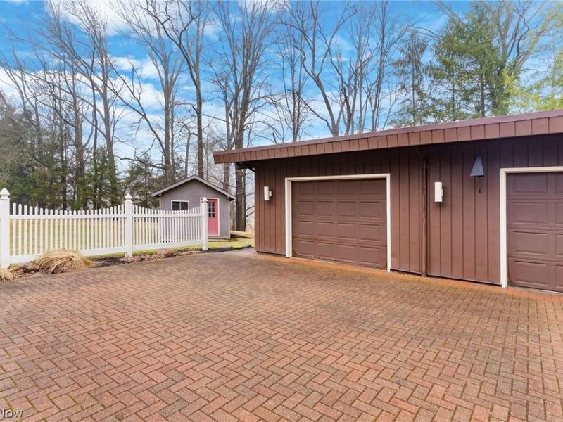 2479 Tibbetts Wick Road, Girard, OH 44420 Photo 41