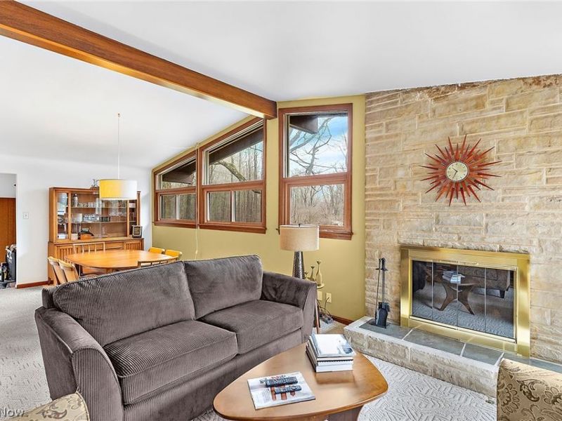 2479 Tibbetts Wick Road, Girard, OH 44420 Photo 5