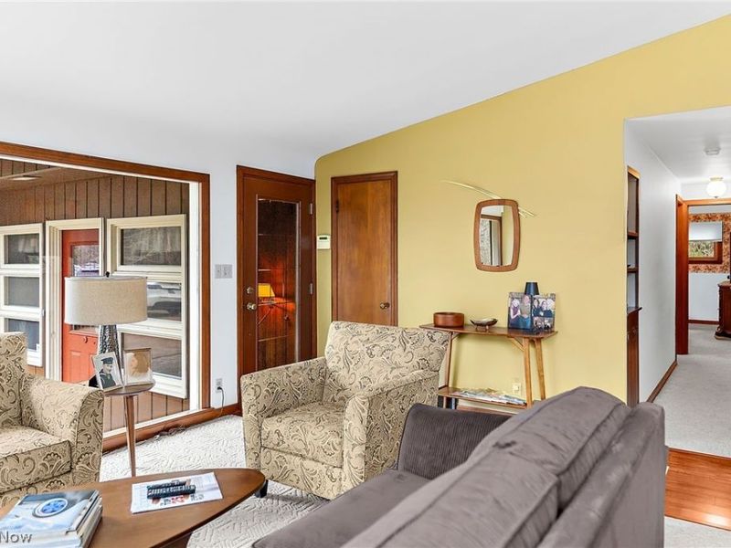 2479 Tibbetts Wick Road, Girard, OH 44420 Photo 7