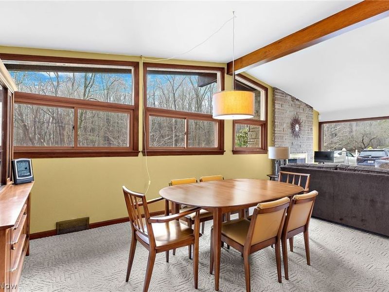 2479 Tibbetts Wick Road, Girard, OH 44420 Photo 8