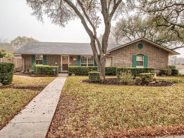 100 Patrick Henry, Schertz, TX 78154