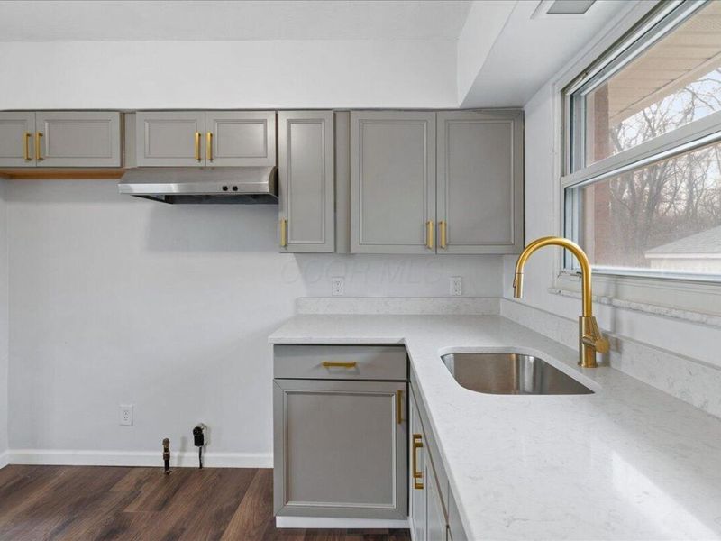 2299 Holt Avenue, Columbus, OH 43219 Photo 11