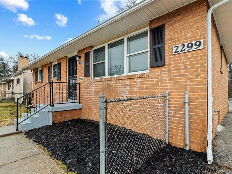 2299 Holt Avenue, Columbus, OH 43219 Photo 2