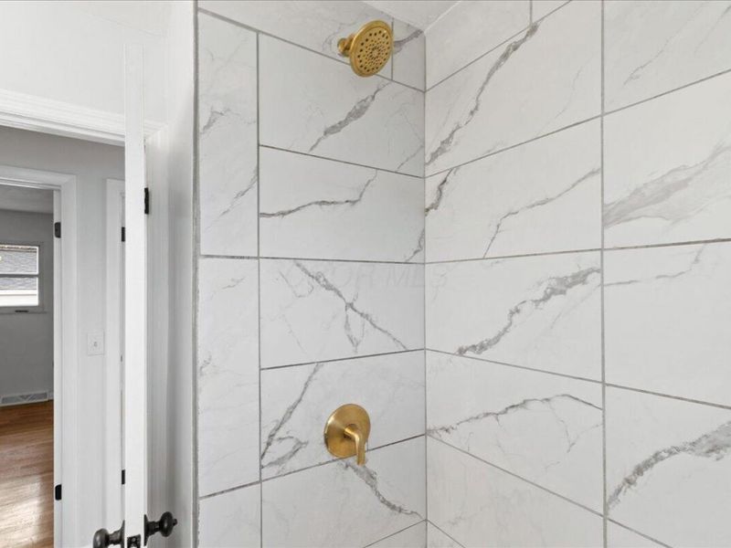 2299 Holt Avenue, Columbus, OH 43219 Photo 22