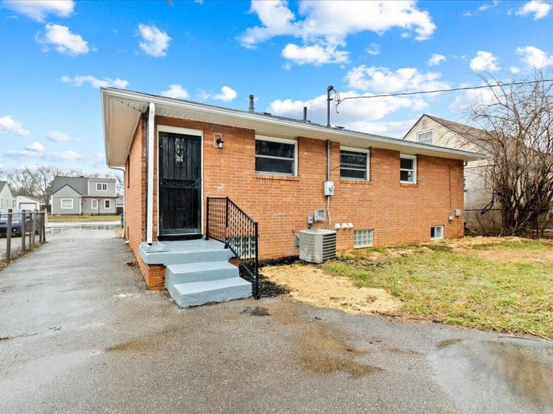 2299 Holt Avenue, Columbus, OH 43219 Photo 36