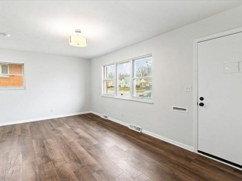 2299 Holt Avenue, Columbus, OH 43219 Photo 7