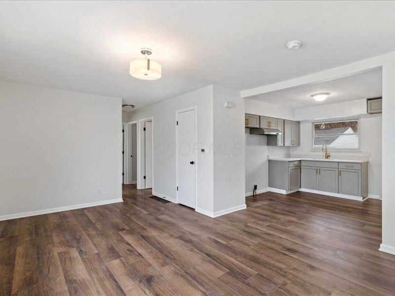 2299 Holt Avenue, Columbus, OH 43219 Photo 8