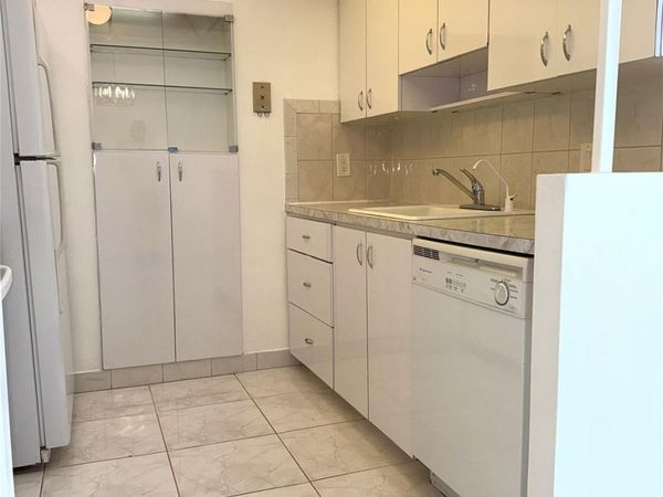 111 Briny Ave, Unit 806, Pompano Beach, FL 33062