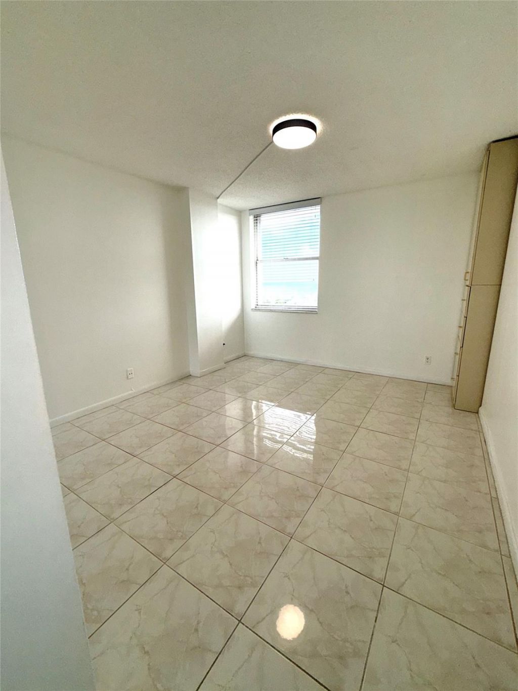 111 Briny Avenue, Unit 806, Pompano Beach, FL 33062 Photo