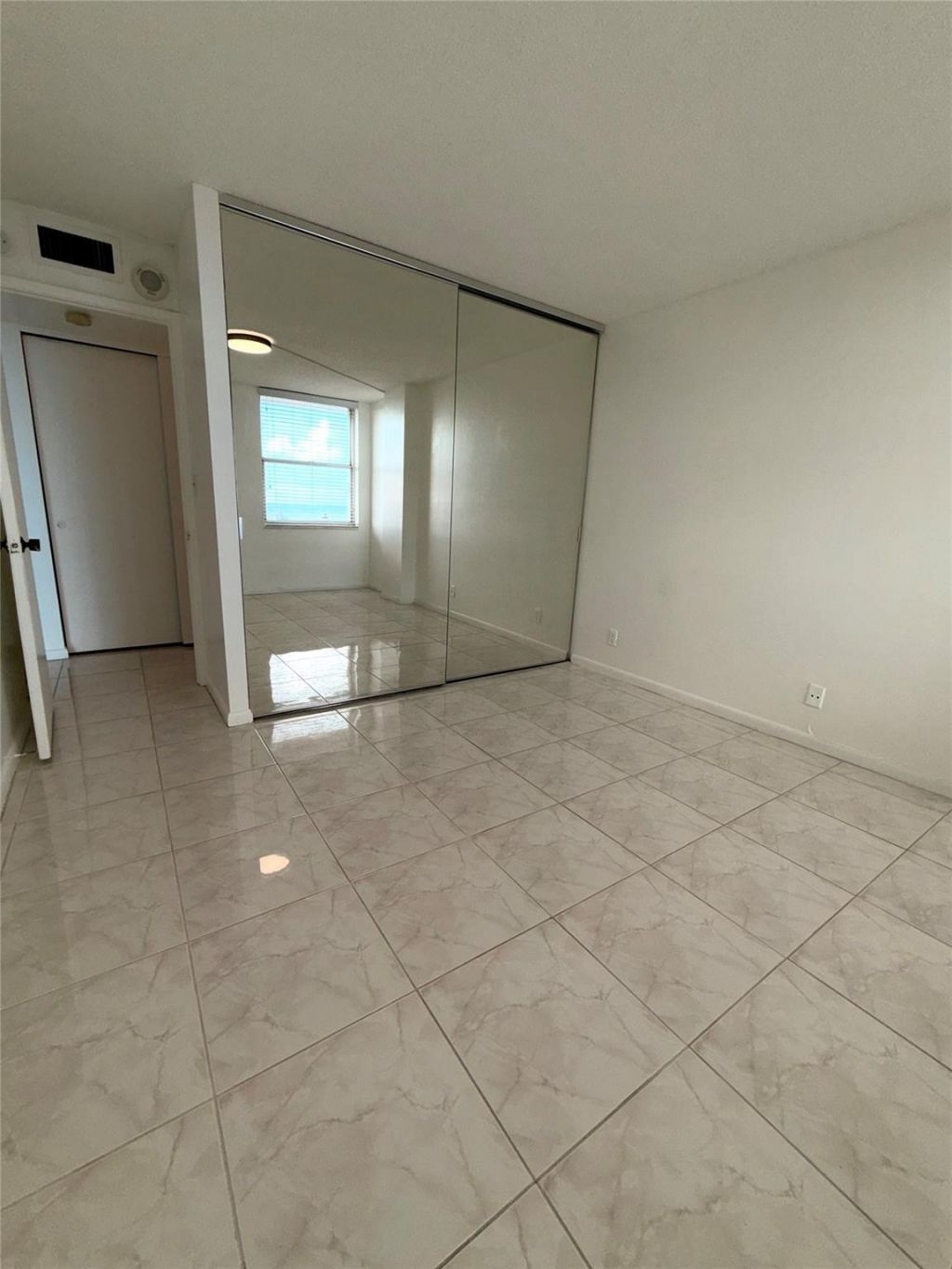 111 Briny Avenue, Unit 806, Pompano Beach, FL 33062 Photo