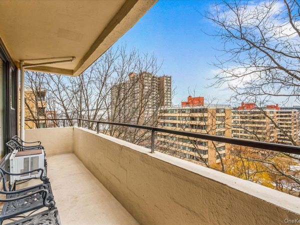 7-24 166th Street, Unit 8C, Beechhurst, NY 11357