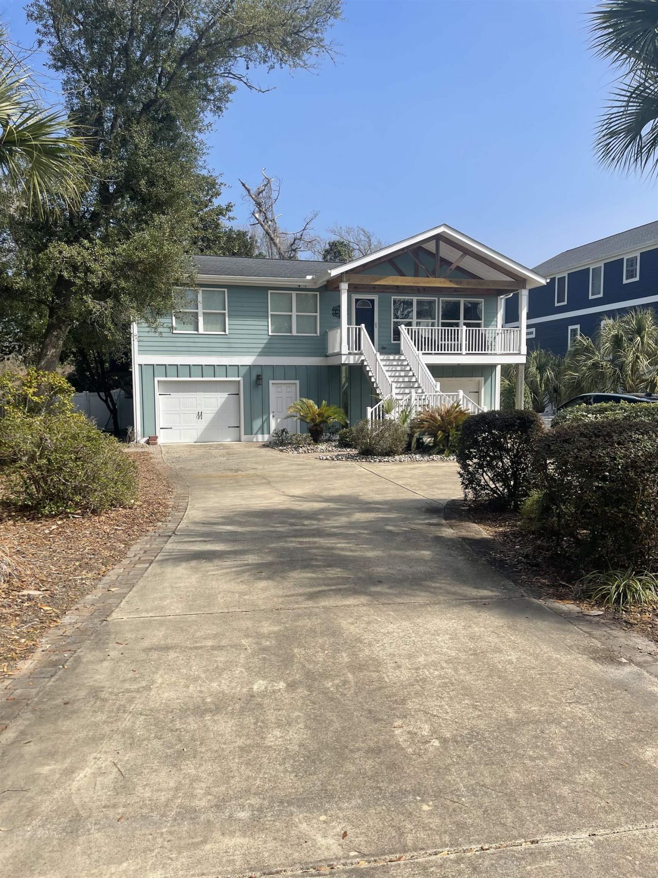 310 67th Ave. N Photo 1