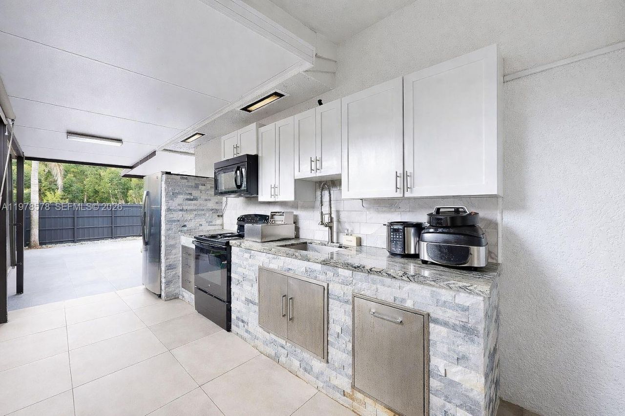 3502 SW 156th Ct, Miami, FL 33185 Photo