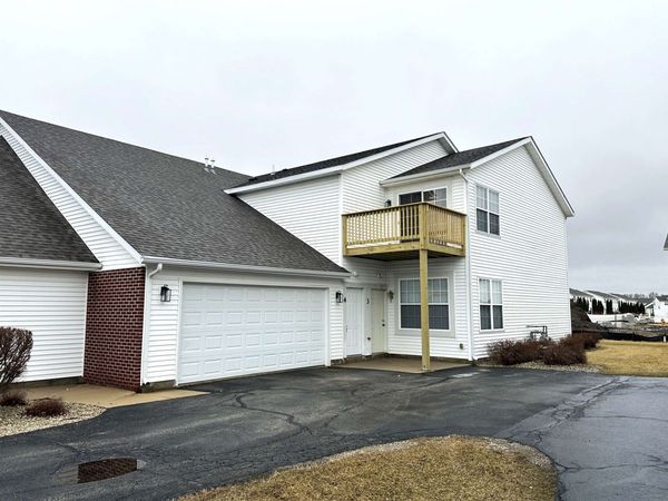 410 Pine White Road, ROSCOE, IL 61073