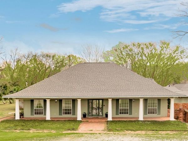 23432 Sunnyside Ln, Zachary, LA 70791