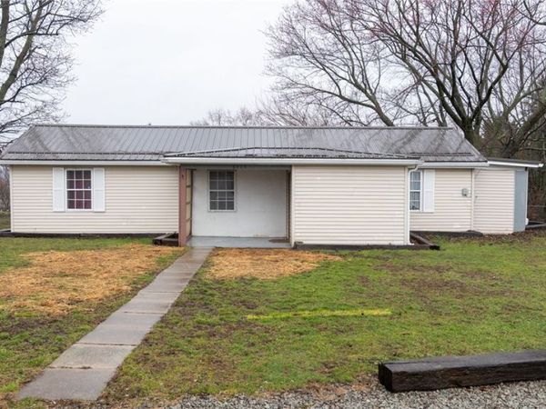 6539 S Route 819, Mount Pleasant, PA 15666
