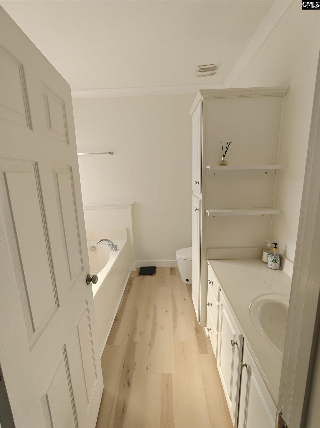 116 Gates Circle  Photo 13