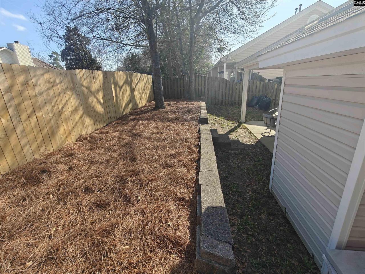 116 Gates Circle  Photo 4