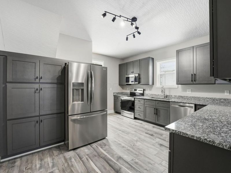 414 E Walnut Street , Lancaster, OH 43130 Photo 7