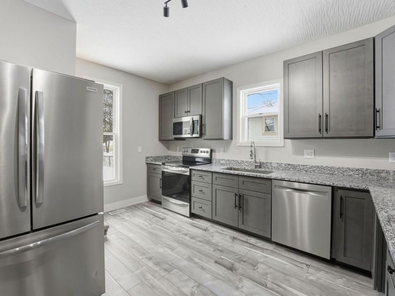 414 E Walnut Street , Lancaster, OH 43130 Photo 8