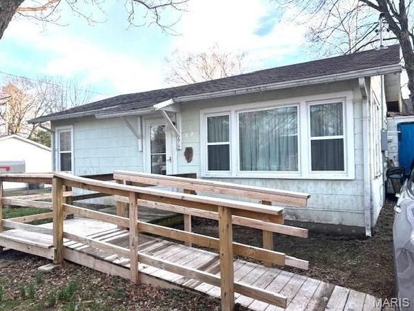 612 E Main Street , Greenville, IL 62246