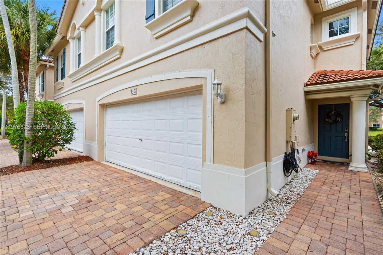 4301 Macarthur Palm Trl, Greenacres, FL 33463 Photo