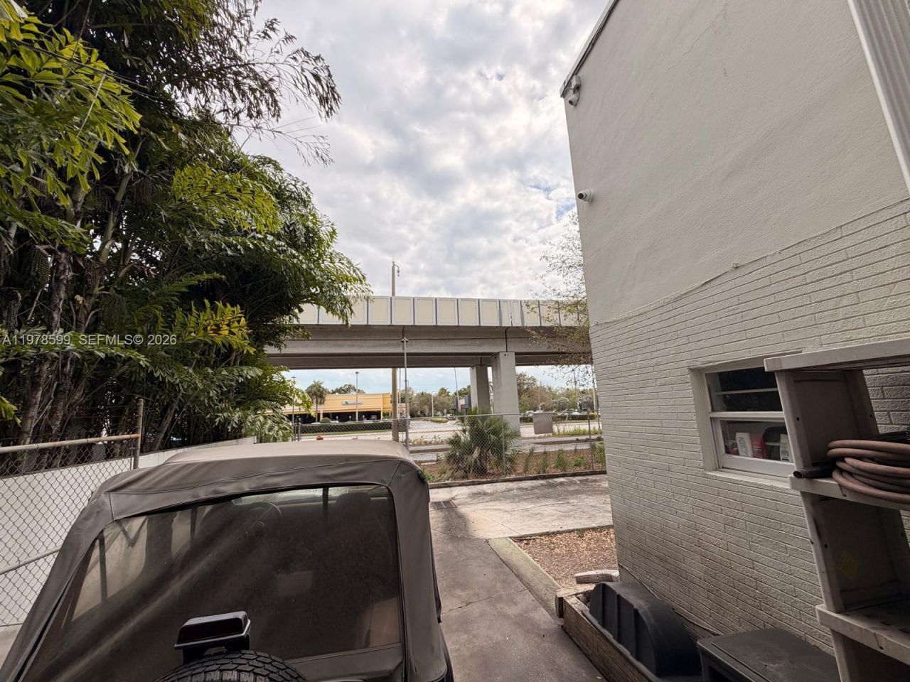 6340 Manor Ln, South Miami, FL 33143 Photo