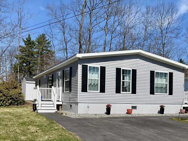 104 Robin Hood Drive, Exeter, NH 03833