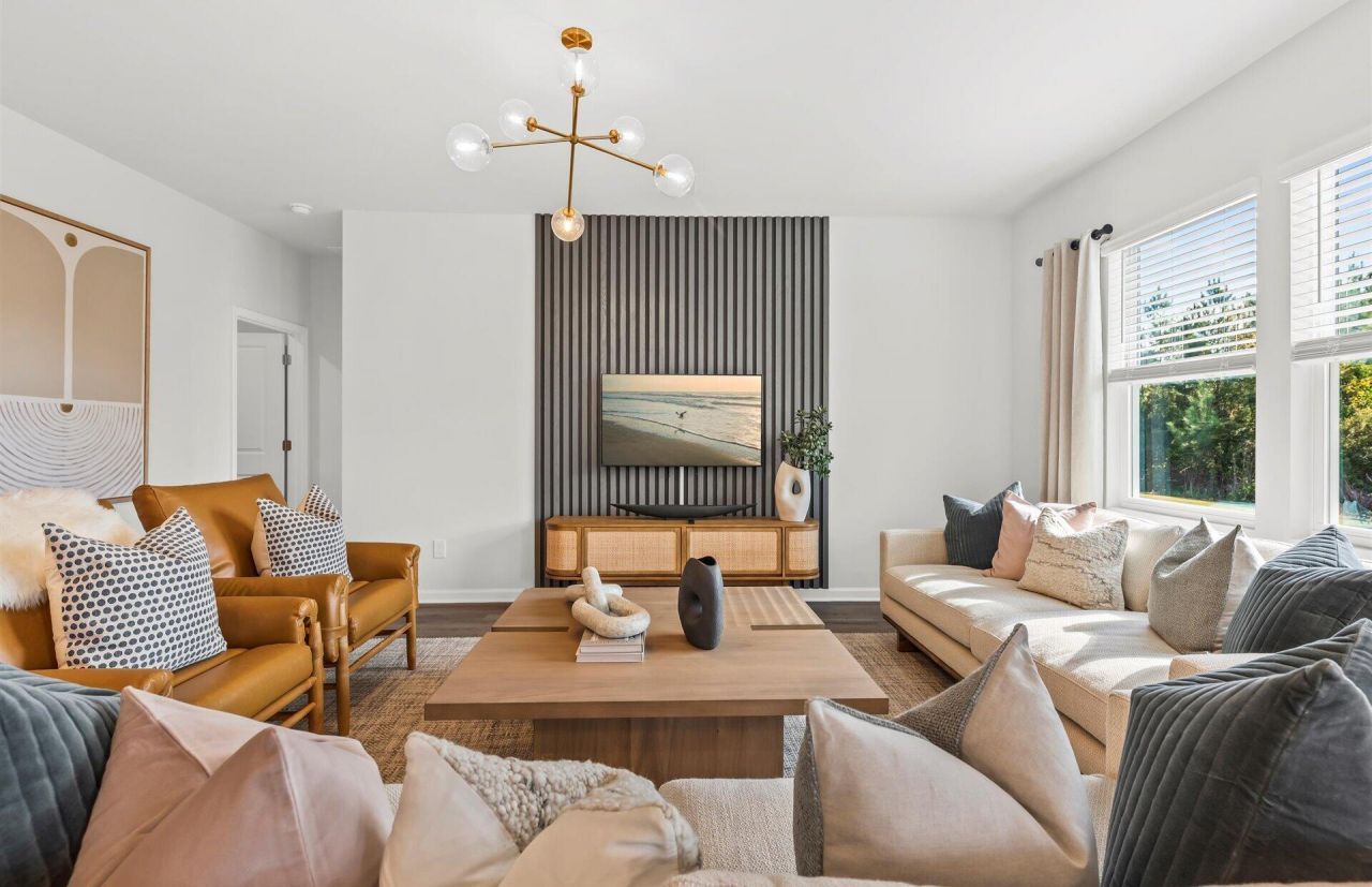 856 Meadowbrook Lane Photo 2