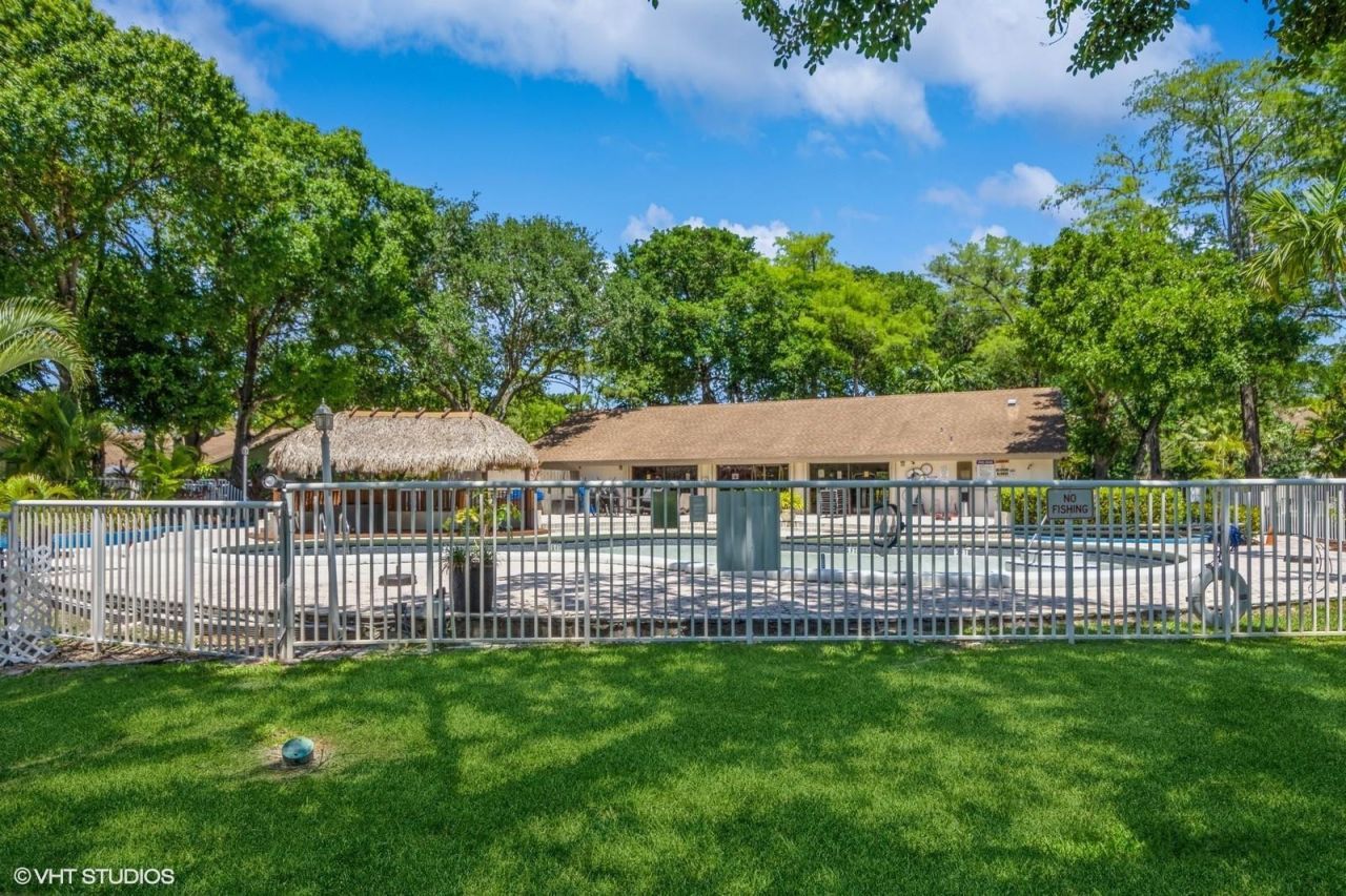 3082 S Oakland Forest Drive, Unit 1306, Oakland Park, FL 33309 Photo