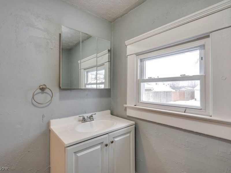 2100 12th Street SW, Akron, OH 44314 Photo 18