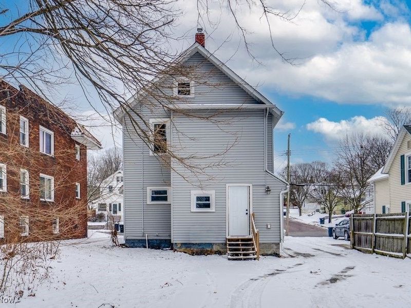 2100 12th Street SW, Akron, OH 44314 Photo 3
