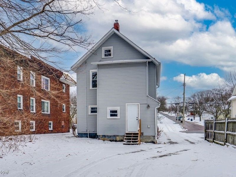 2100 12th Street SW, Akron, OH 44314 Photo 4