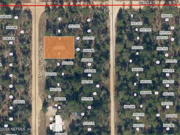 240 MAY Lane, Interlachen, FL 32148