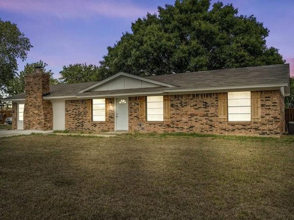 810 S Western Hills Drive, Howe, TX 75459