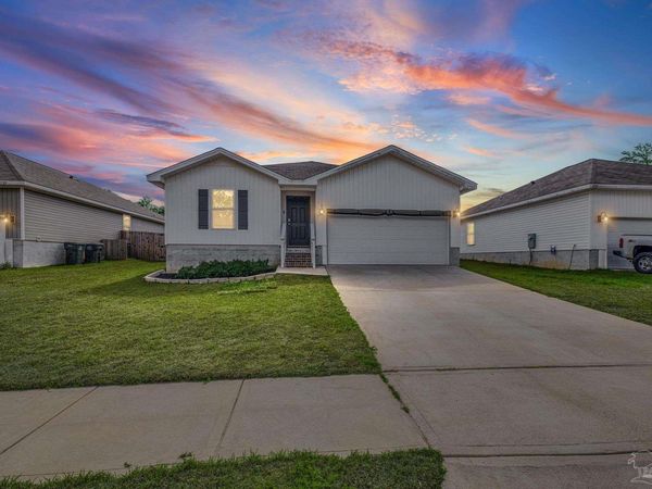 7733 Alydar Loop, Pensacola, FL 32526