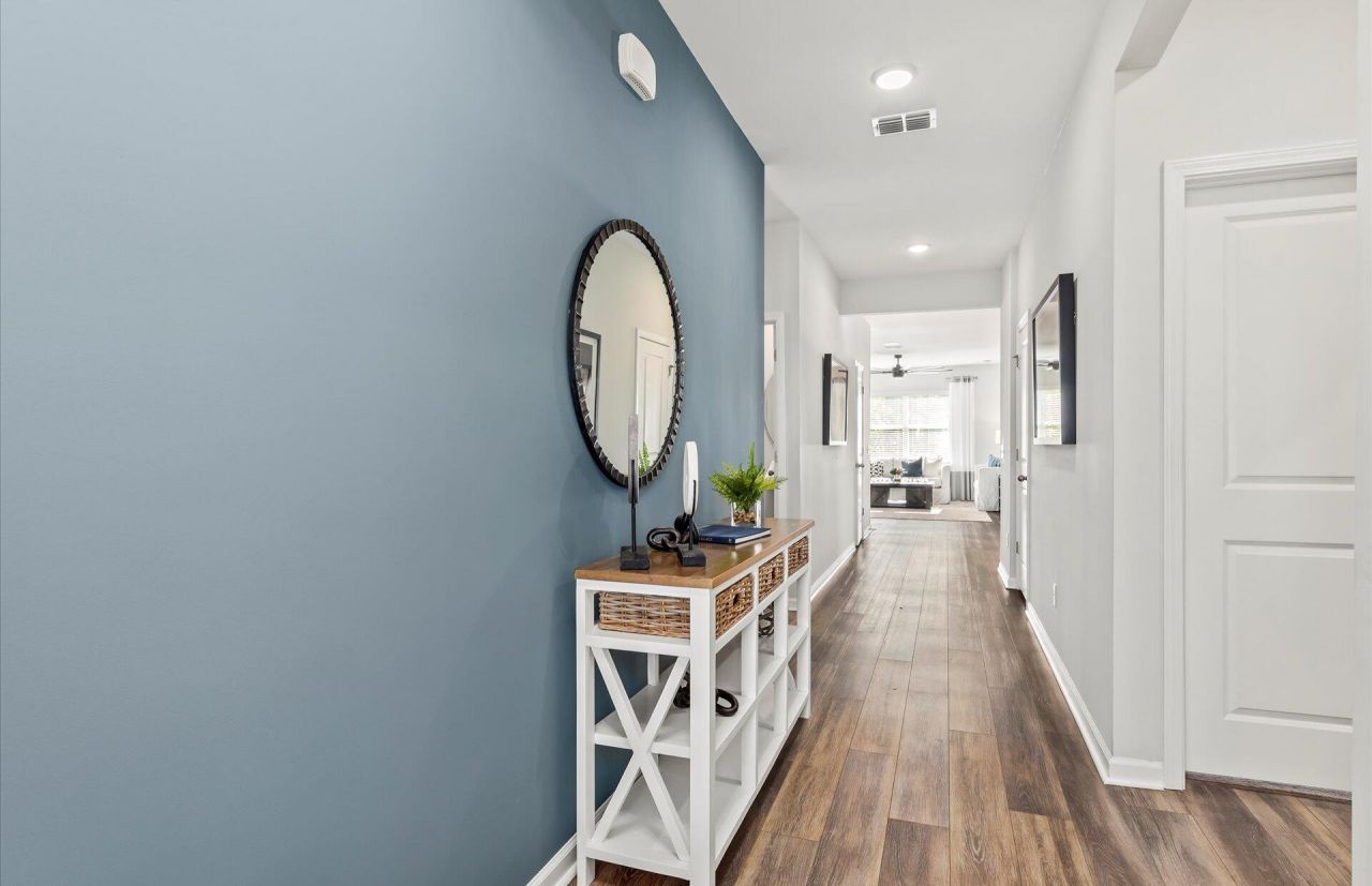 858 Meadowbrook Lane Photo 2