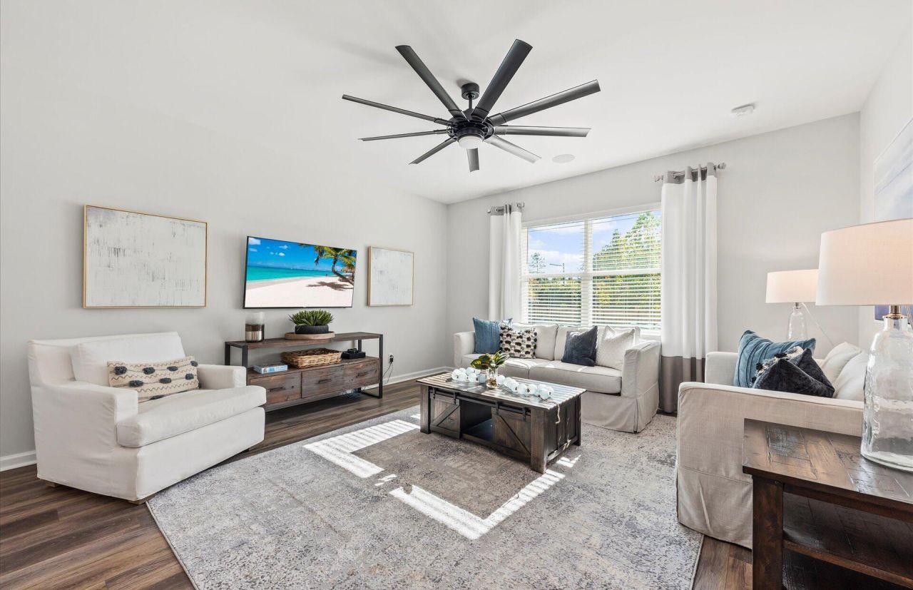 858 Meadowbrook Lane Photo 5