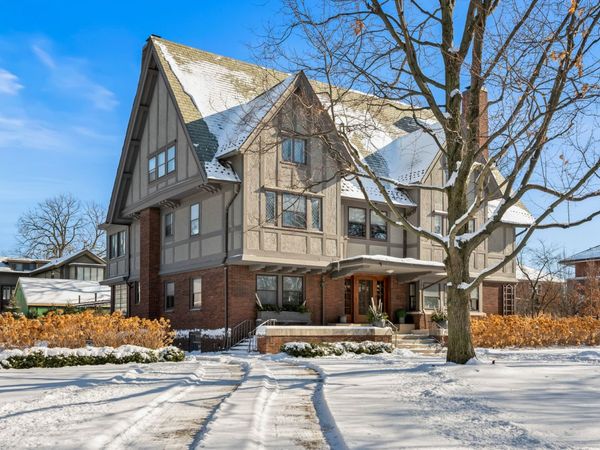 420 N Euclid Avenue , Oak Park, IL 60302